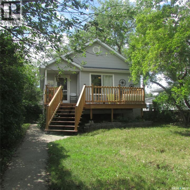Property Photo:  1340 Connaught Street  SK S4T 4S8 