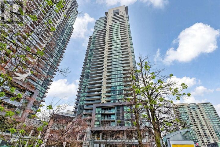 Property Photo:  5168 Yonge Street Lph101  ON M2N 0G1 