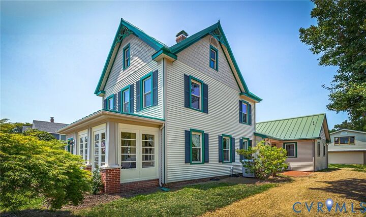 Property Photo: 618 Main Street VA 22539
