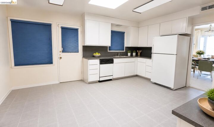 Property Photo:  618 Prospect Ave  CA 94610 