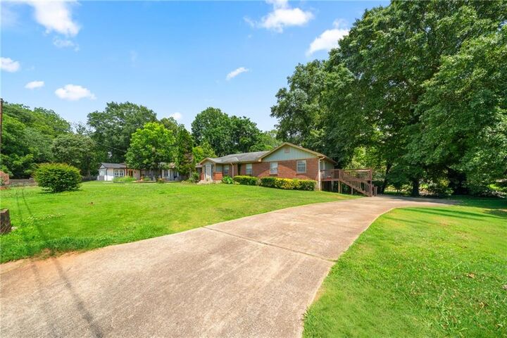Property Photo:  2205 Loring Court  GA 30032 