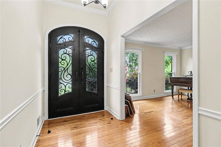 Property Photo:  410 Saddle Lake Drive  GA 30076 