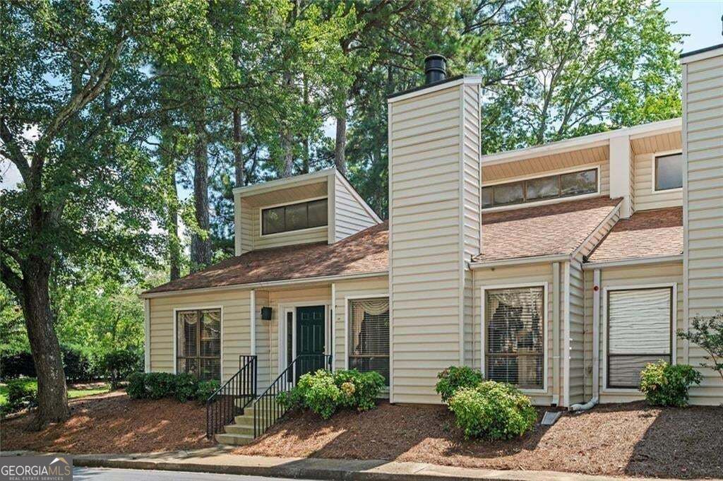 Property Photo: 683 Serramonte Drive GA 30068