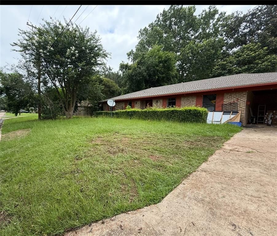 Property Photo: 303 E 7th Street LA 71457