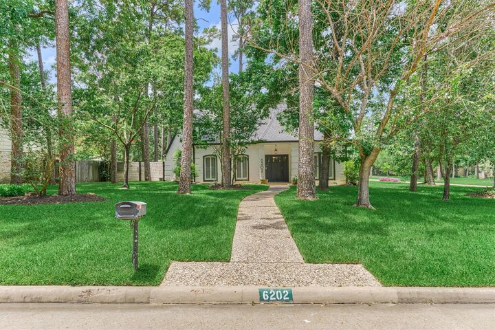 Property Photo:  6202 Knollview Drive  TX 77389 