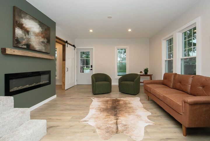 Property Photo:  606 S Main Street  IA 50676 