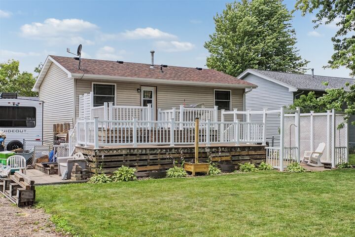 Property Photo:  2133 10th Street  IA 50201 