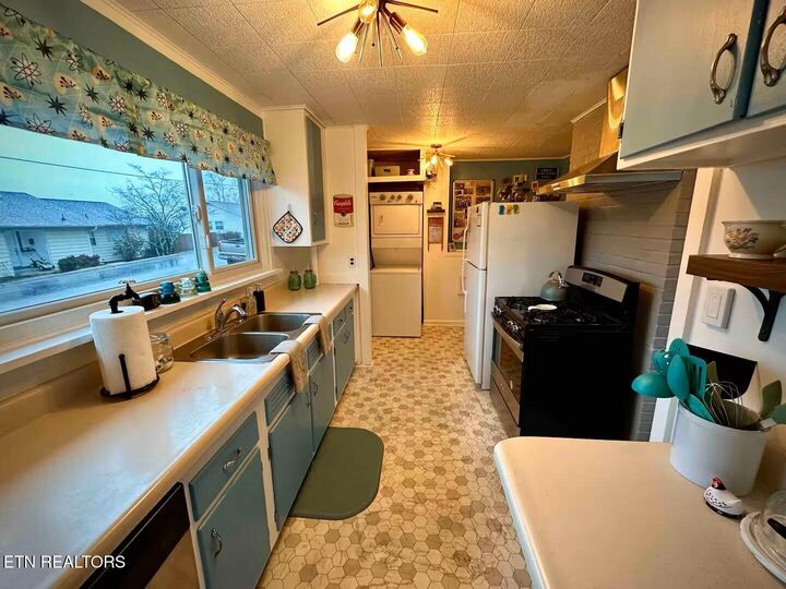 Property Photo: 104 W Malta Rd TN 37830