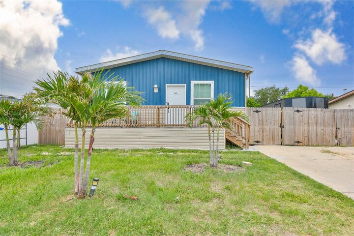 Property Photo: 1169 8th Avenue NE FL 33770