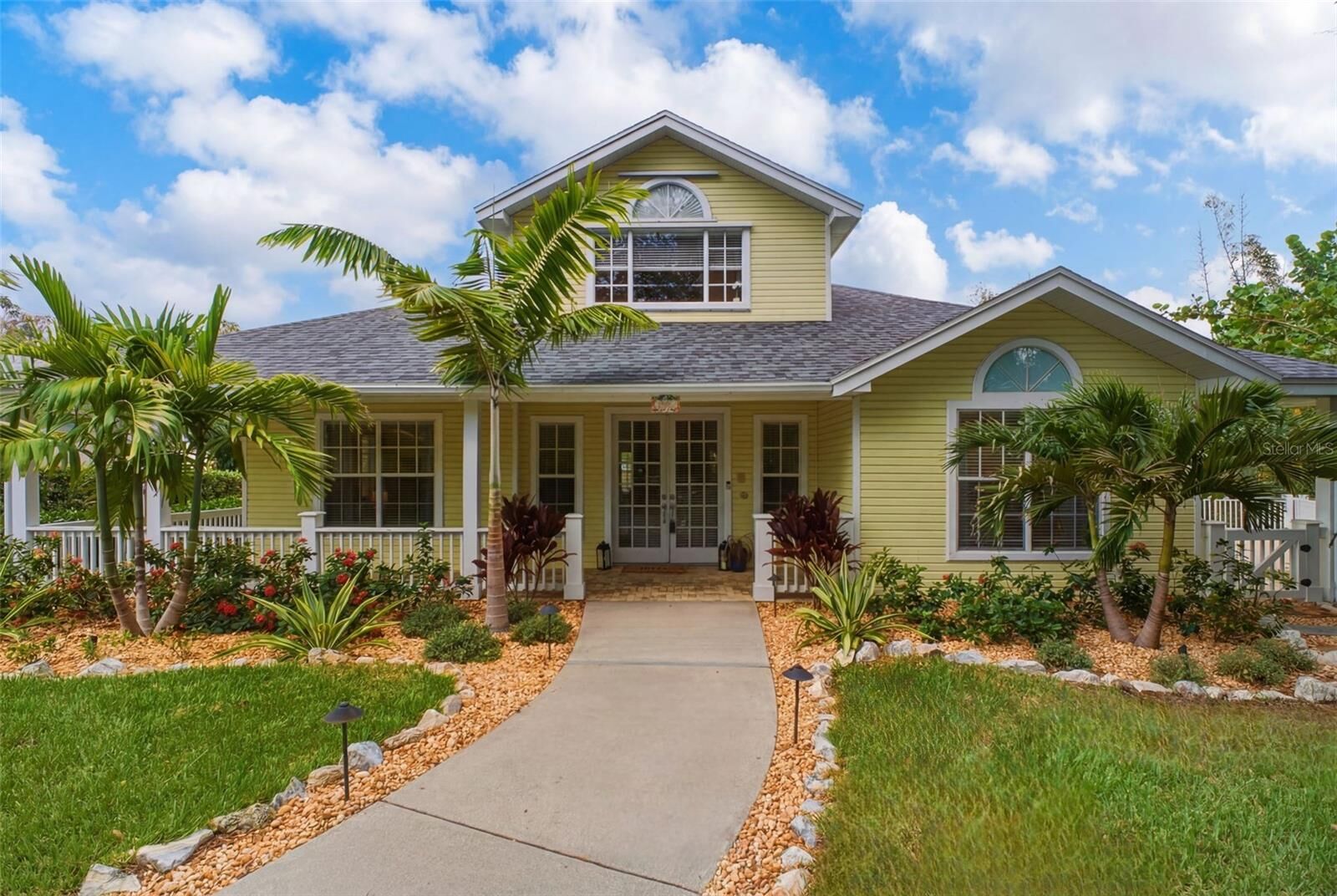 Property Photo:  266 Florida Boulevard  FL 34681 