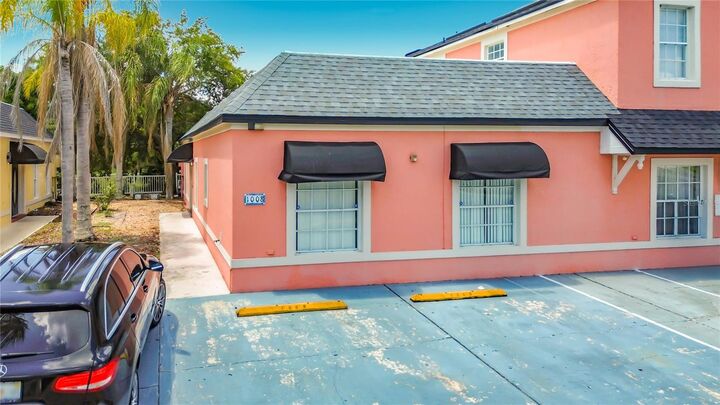 Property Photo: 1008 Universal Rest Place FL 34744