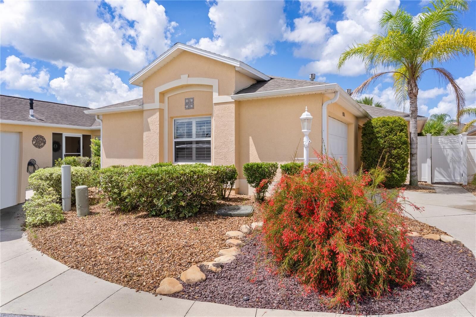 Property Photo:  1536 Barnwell Place  FL 32162 