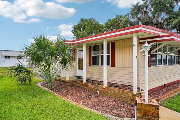 Property Photo: 29 Harbor Oaks Drive FL 34731