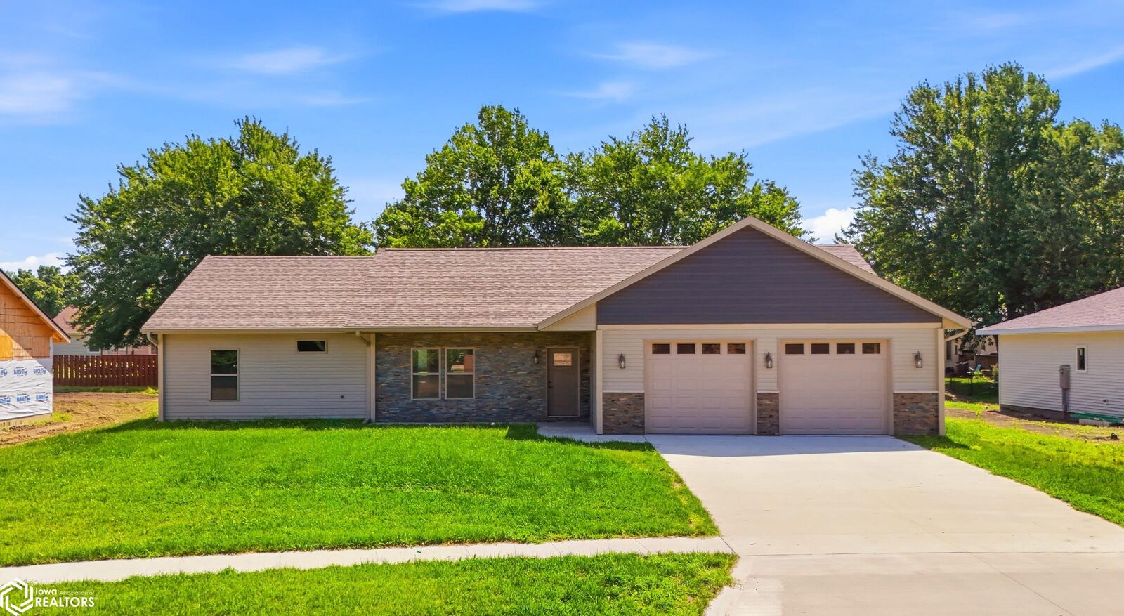 Property Photo:  1108 Willow Avenue  IA 52601 