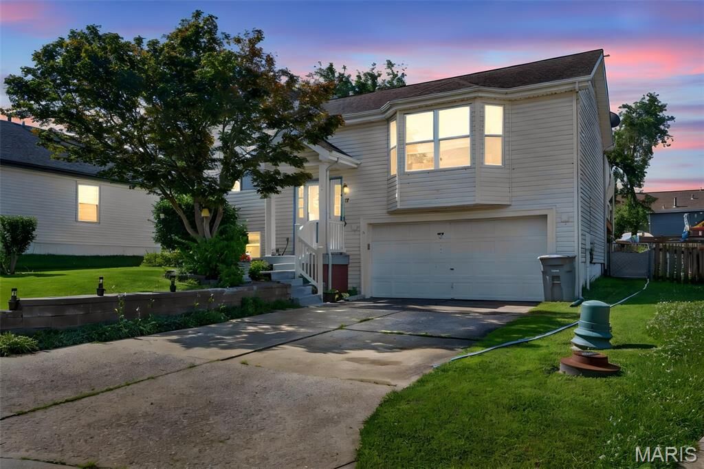 Property Photo:  17 Kingspointe Court  MO 63376 