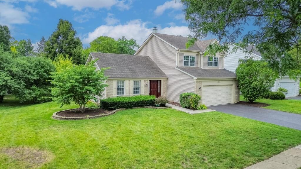 Property Photo:  1327 Northgate Drive  IL 60103 