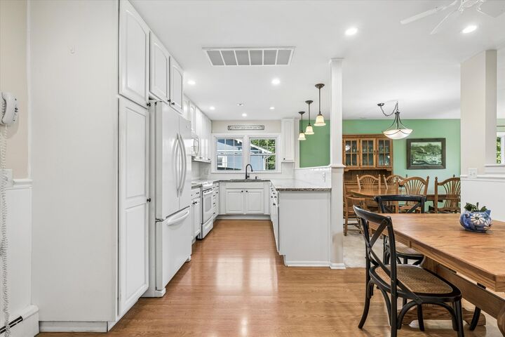 Property Photo:  1503 Laurel Court  IL 60118 