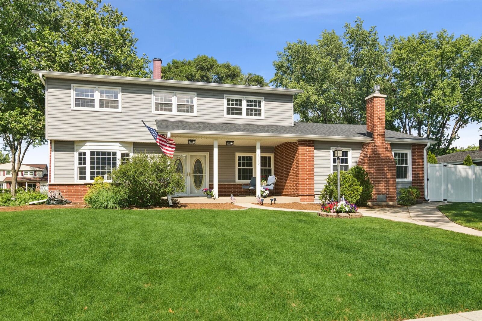 Property Photo: 1319 N Columbine Drive IL 60056