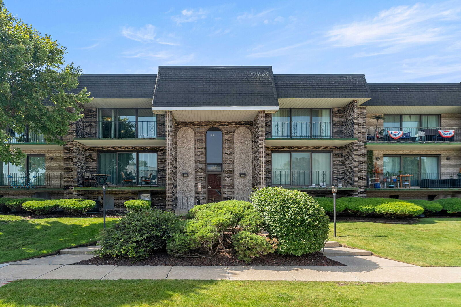Property Photo:  9122 S Pulaski Road 2E  IL 60453 