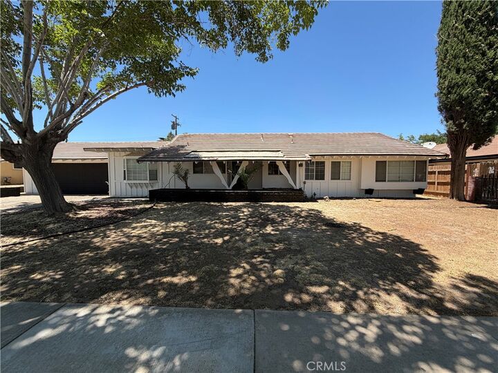 Property Photo:  44261 Calston Avenue  CA 93535 