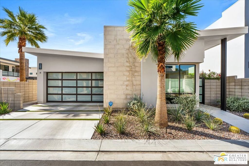 Property Photo:  1361 Woodward Way  CA 92262 