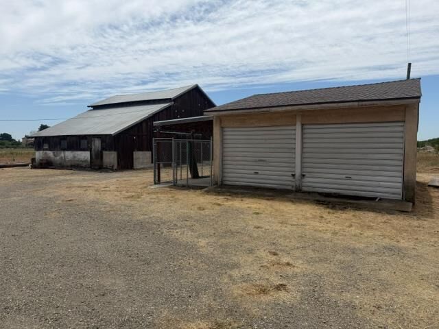 Property Photo: 6600 E Lathrop Road CA 95336