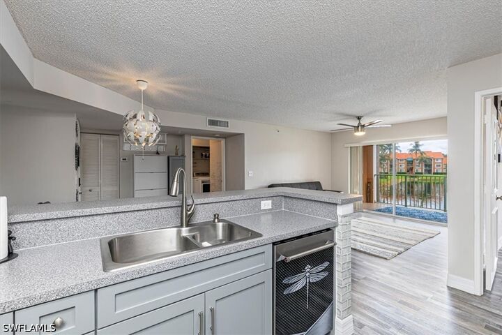 Property Photo:  1205 Wildwood Lakes Boulevard 206  FL 34104 