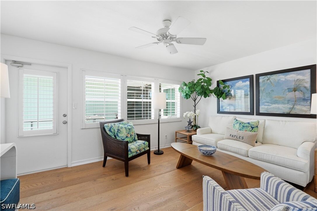 Property Photo: 285 8th Avenue S 285 FL 34102