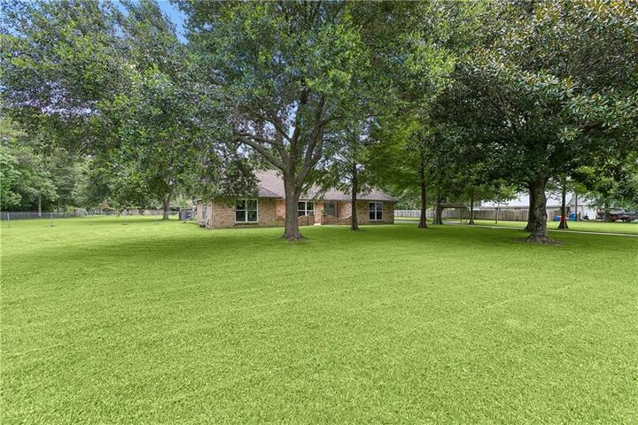 Property Photo: 102 Lynn Drive LA 70461