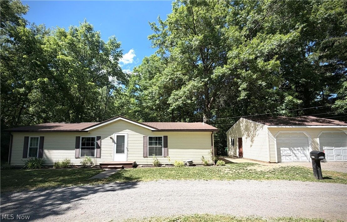 Property Photo: 4648 Geauga Portage Easterly Road OH 44491