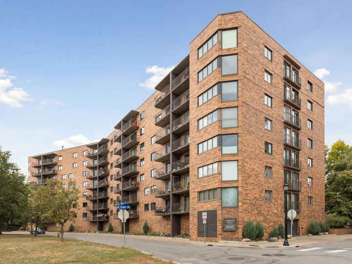 Property Photo: 210 W Grant Street 107 MN 55403