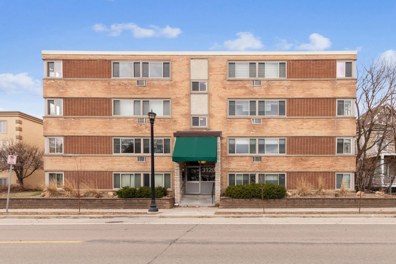 Property Photo: 3120 Hennepin Avenue 103 MN 55408