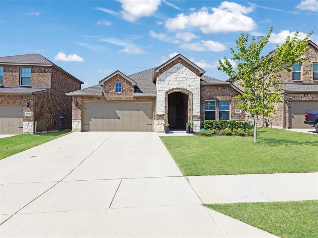 Property Photo:  3257 Trails End Road  TX 76227 