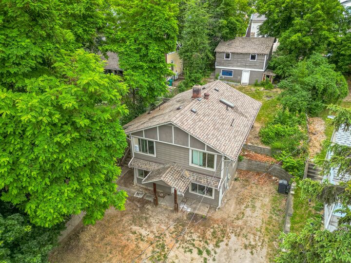 630 5 Street SE — photo 1