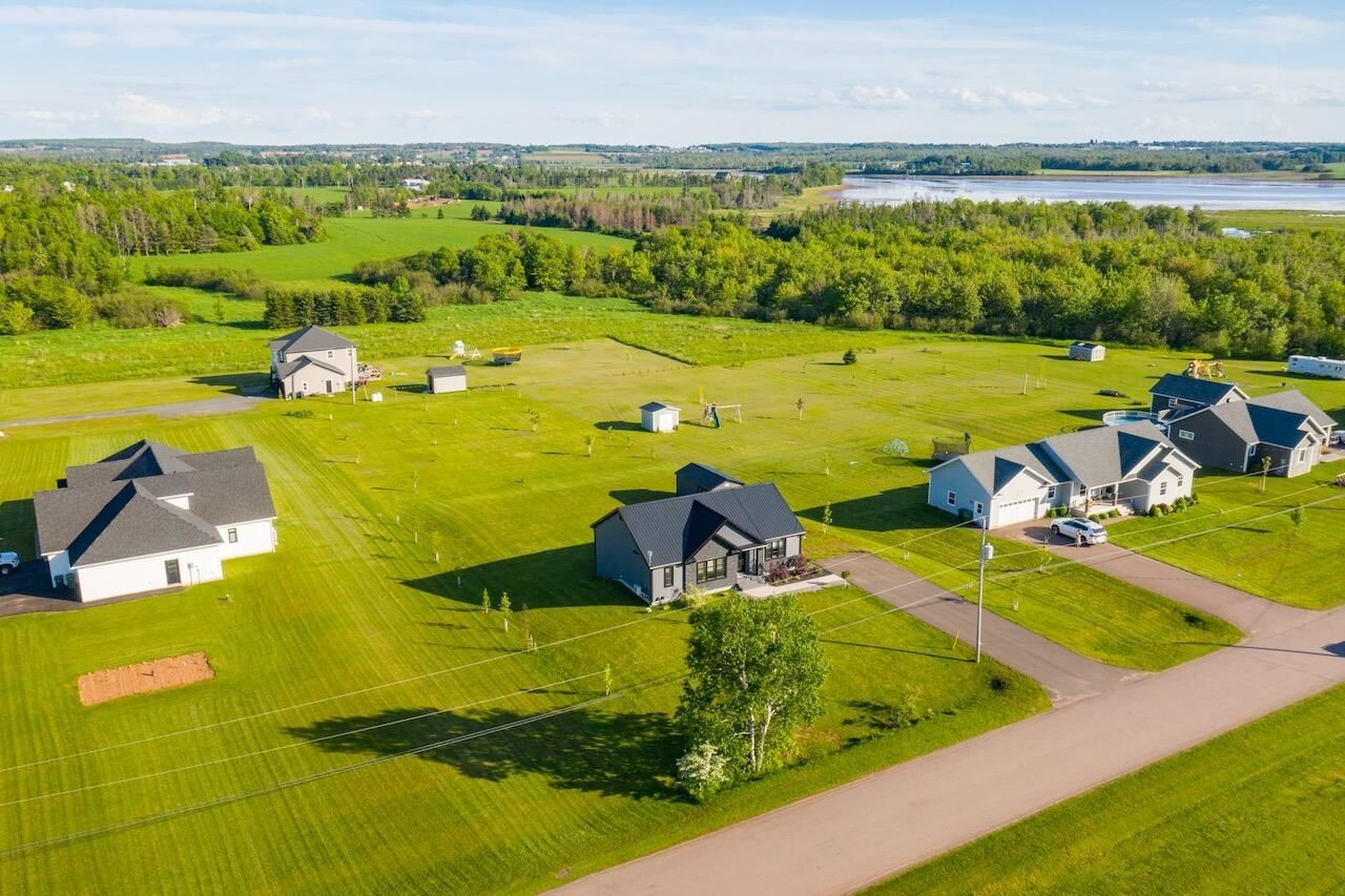 Property Photo: 782 City View Drive PE C1B 0V8