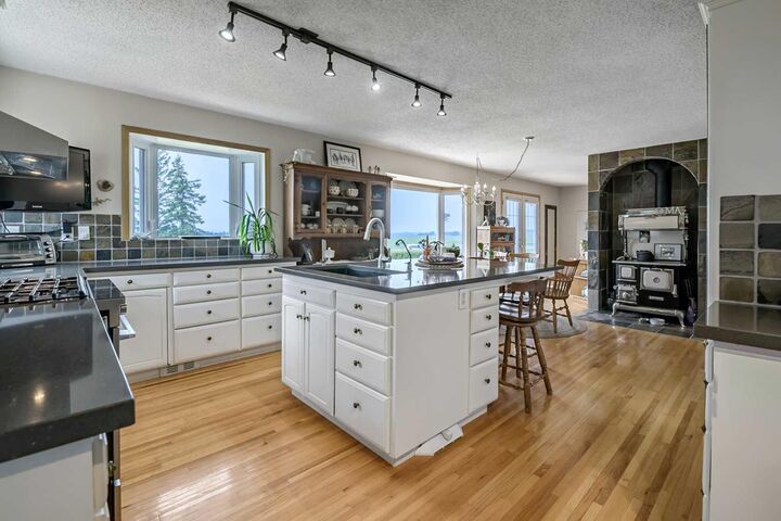 Property Photo: 338076 Meridian Street AB T1S 7B3