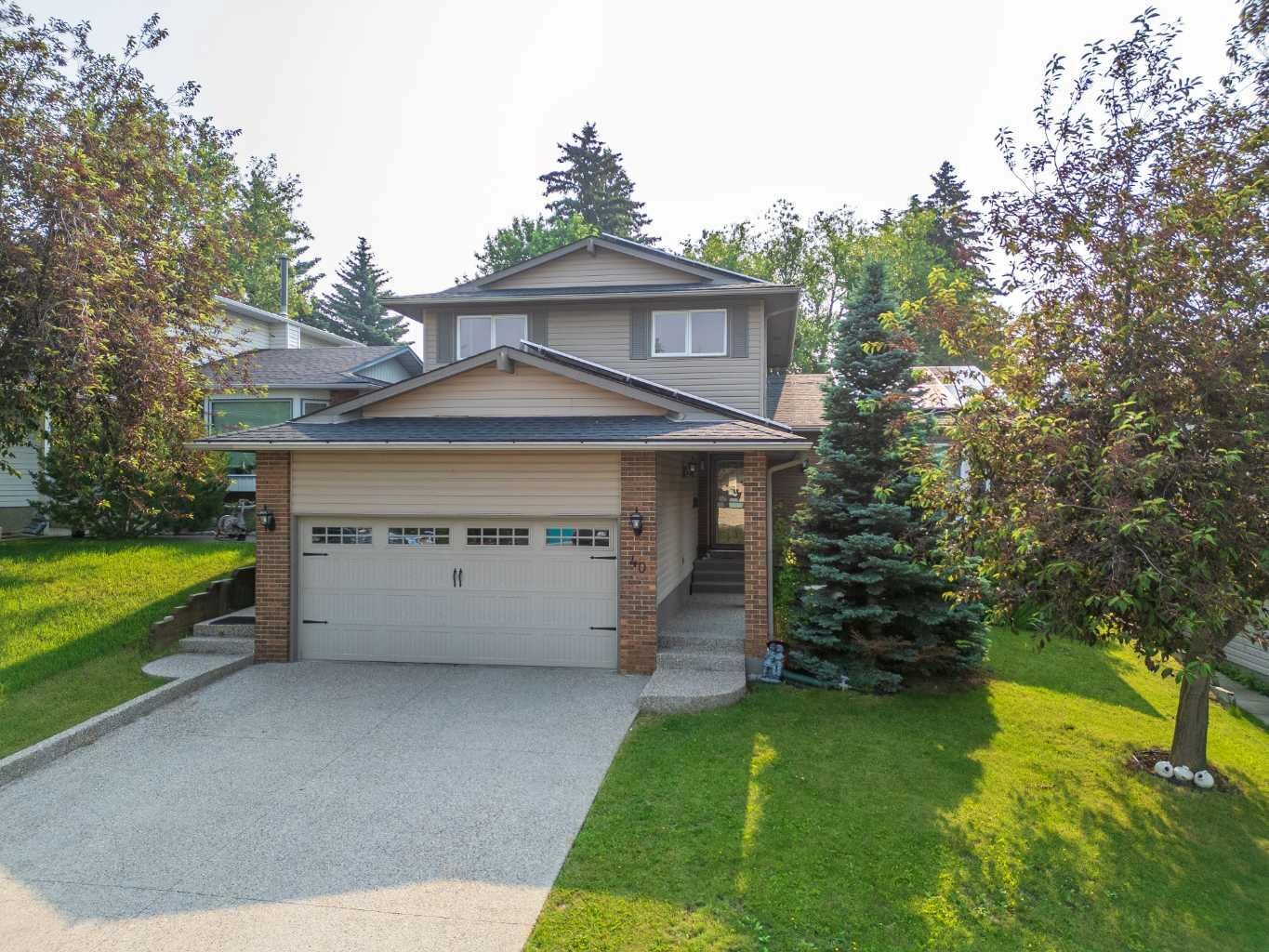 Property Photo:  40 Silver Ridge Court NW  AB T3B 4V5 