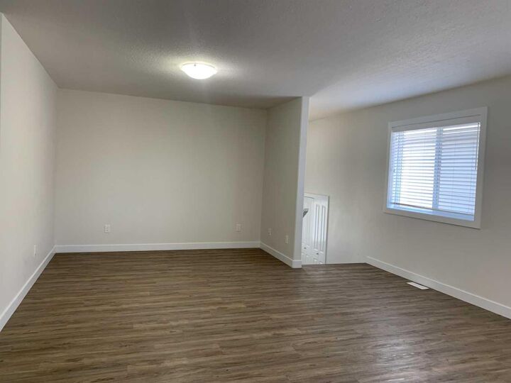 Property Photo: 9606 113 Avenue A AB T8X 5C5