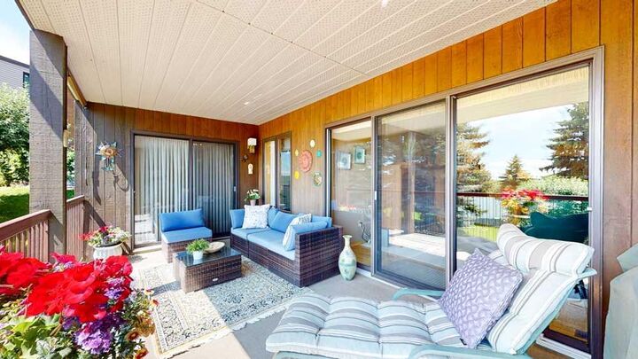 Property Photo: 1165 16 Street NE 6 AB T1C 1P7