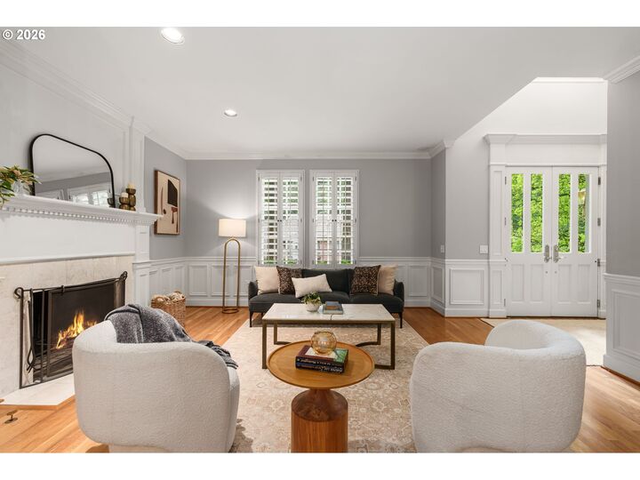 Property Photo: 15451 Village Dr OR 97034
