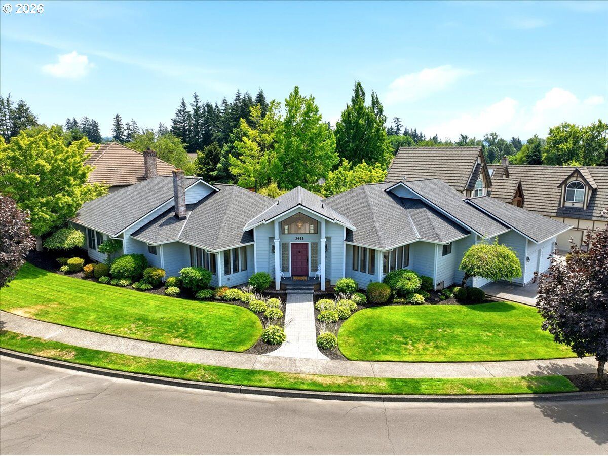 Property Photo: 3411 SE 165th Ave WA 98683