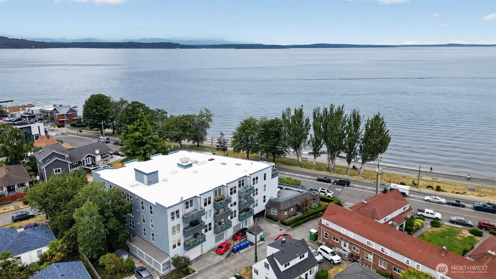 Property Photo:  2920  Alki Avenue SW 409  WA 98116 