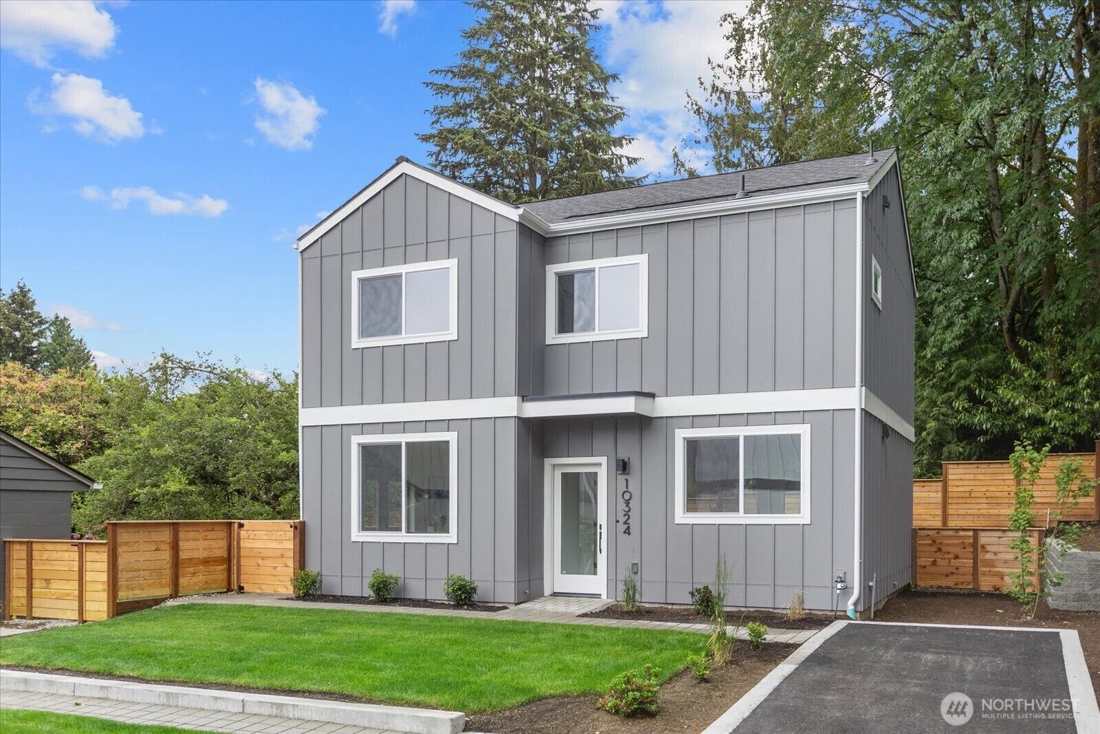 Property Photo: 10324 Ashworth Avenue N WA 98133