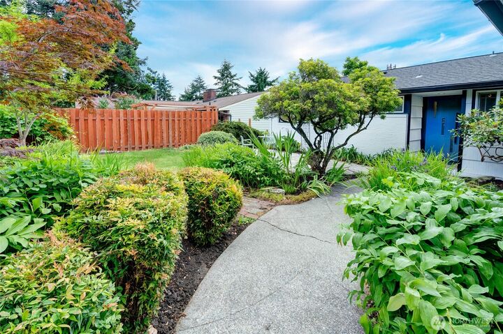 Property Photo: 13322 3rd Avenue NE WA 98125