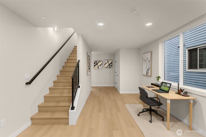 Property Photo: 1127 C 10th Avenue E WA 98102