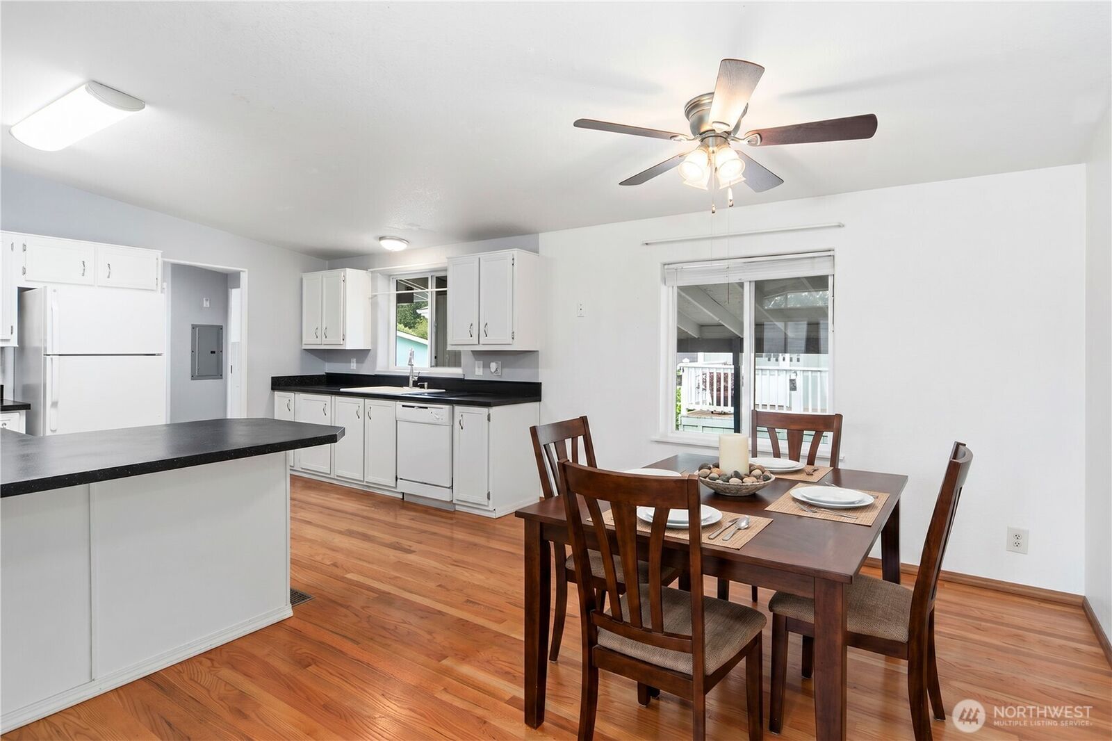 Property Photo: 600 NE Saturn Lane WA 98311