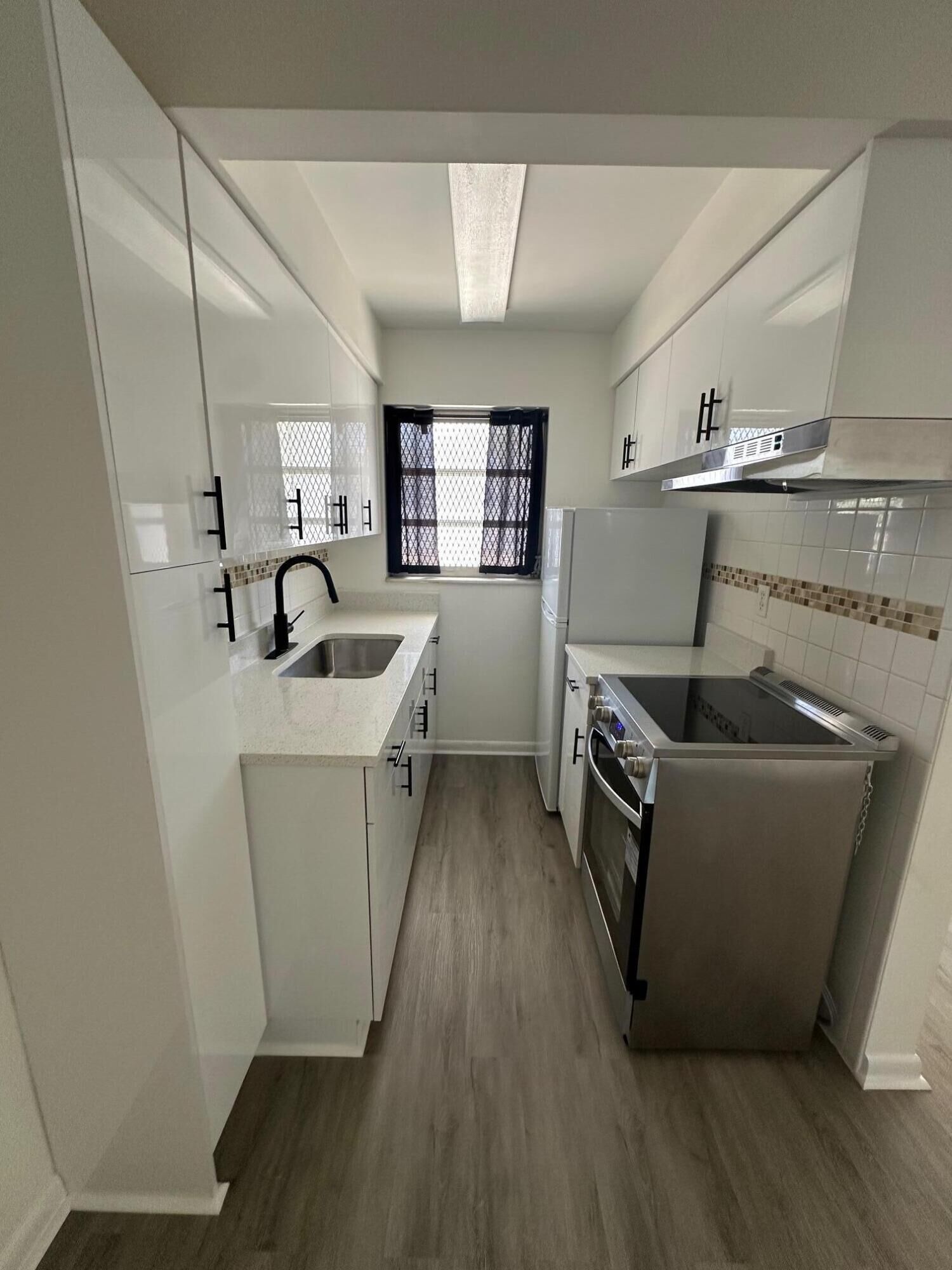 Property Photo:  932 S B Street 3  FL 33460 