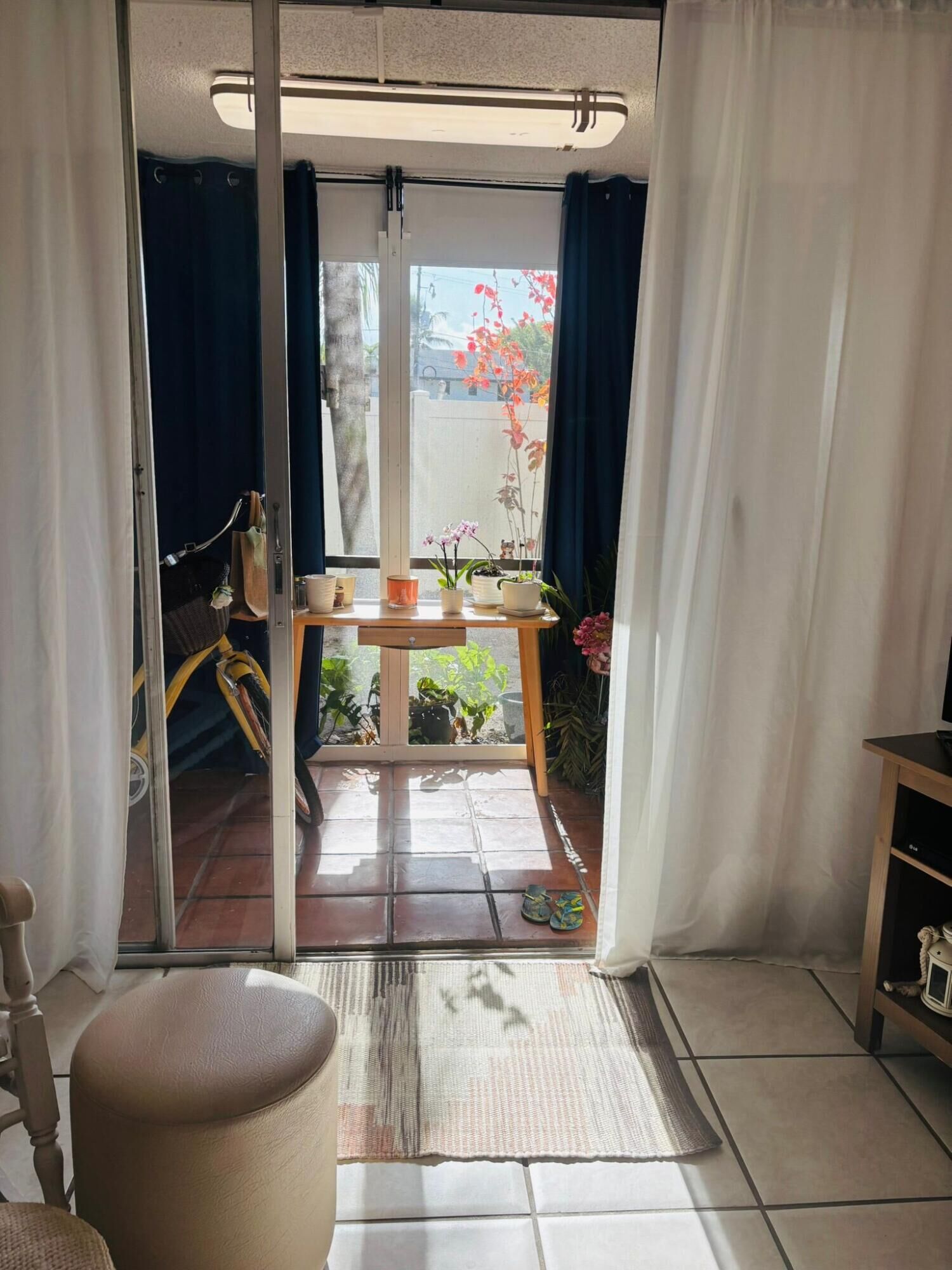 Property Photo:  118 Royal Pk Drive  FL 33309 