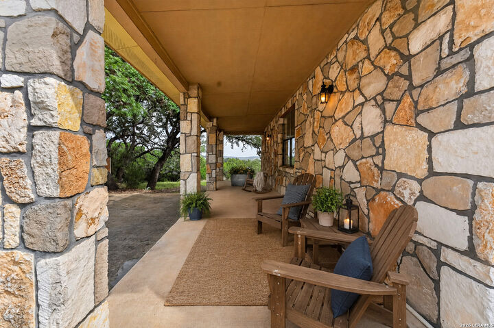 Property Photo: 988 Summit Rd TX 78063
