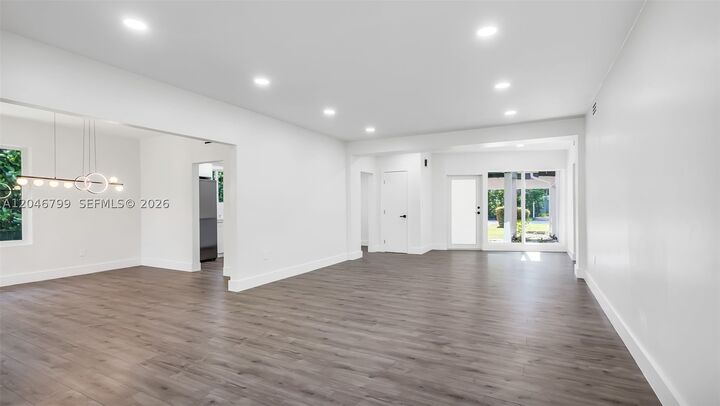 Property Photo:  1500 NE 13th Pl  FL 33139 